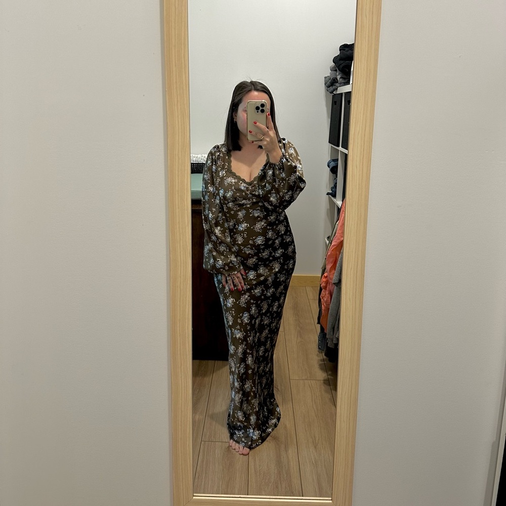 SATIN FLORAL MAXI DRESS